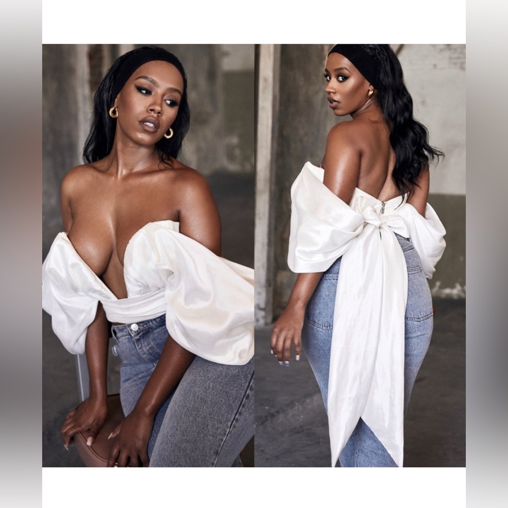 HOUSE OF CB ELISETTA. CREAM SATIN PLUNGE OFF SHOULDER BUSTIER. Size L